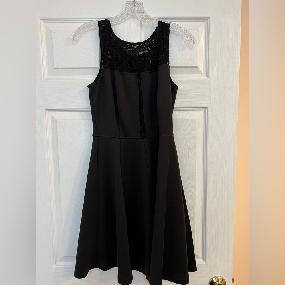 Little black dress with sexy lace 🖤